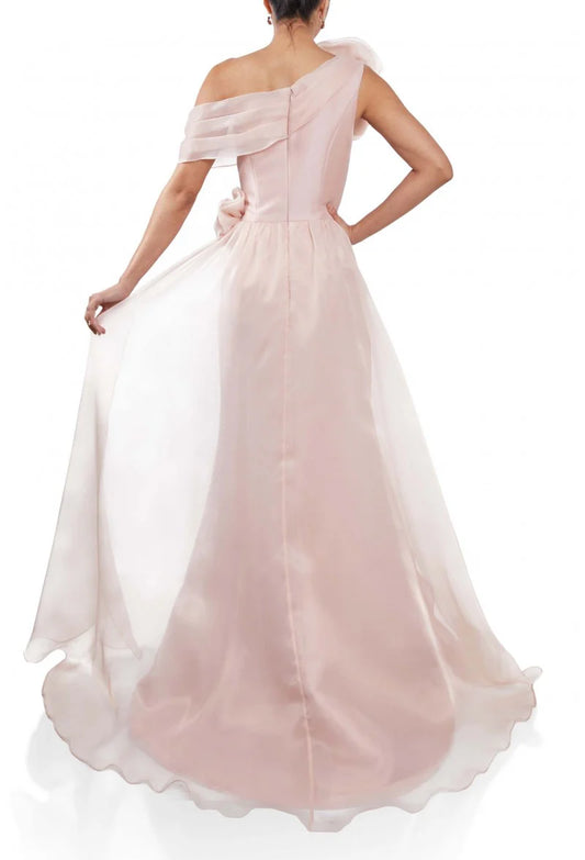 Robe longue en satin avec jupe de soirée, modèle 242M3342